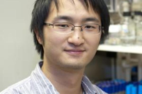 Yao Wan in his laboratory